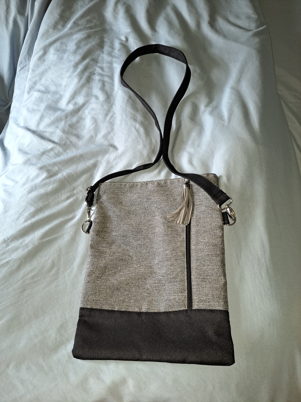 Crossbody Tote Bag in Light Gray and Black